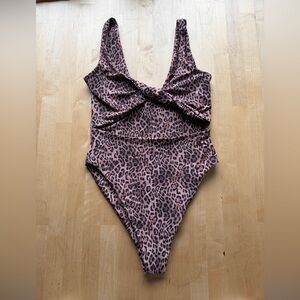 Skatie Kualoa Chloe One-Piece/Leopard Print One-Piece Swimsuit
